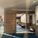 100 Sails Restaurant & Bar - 