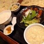 志峰飯店 - 「豚の角煮黒酢炒め定食」②