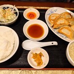 志峰飯店 - 「焼きギョウザ定食」①