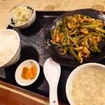 志峰飯店 - 「ニンニクの芽と豚肉炒め定食」①