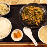 志峰飯店 - 「ニンニクの芽と豚肉炒め定食」②