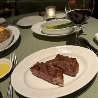 37 Steakhouse & Bar - 