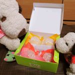 お友だちから一心堂のフルーツ大福をいただきました。
          一心堂はフルーツ大福で有名なお店で、
          大福餅の中に大きなフルーツが入っているんだよ。