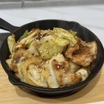 めし泥棒、 - 料理写真:豚ばら 赤味噌たれ焼き(アップ)♪