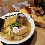 鮨とラーメン うおがしや - 朝ラーセット(追いかつおラーメン＋赤酢にぎり鮨3貫)