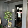 B - 店入り口