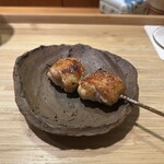 根津 焼鳥 照隅 - ふりそで(肩の付け根)