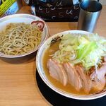 豚山  恵比寿店 - 小ぶたつけ麺（豚５枚、野菜マシマシ）1,350円