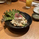 金澤旬料理 八兆屋 駅の蔵 金沢駅店 - ローストナッツと生ハムのポテトサラダ(480円)