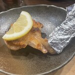 鳥々屋 - 手羽先(180円)