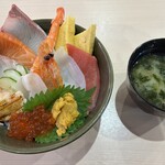 鮨べん天 - べん天の海鮮丼 1580円
