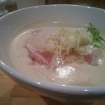 この泡アワさん。正体は柚子エスプーマ。一枚上手の華やかさ