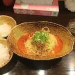 Kunimatsu Hikari Cho Ten - 無湯擔擔麵 溫泉蛋飯套餐 (含稅)900日圓 (2025.11.05)