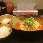 Kunimatsu Hikari Cho Ten - 無湯擔擔麵 溫泉蛋飯套餐 (含稅)900日圓 ※變換角度拍攝 (2025.11.05)