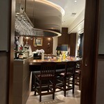 エレゾゲート - 円形のカウンターもオシャレ！