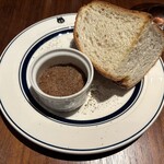 エレゾゲート - 豚の手ほぐしリエットとライ麦パン