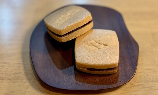 神保町 百名店「御菓子処 さゝま」の最中』by うどん人間 : 御菓子処