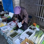 優心の宿 観月 - 肘折温泉の名物　朝市の風景