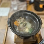 葛城 琴の庭 - 火取鯛、粟麩、冬瓜、舞茸の小鍋。出汁旨すぎです。