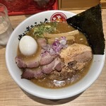 焼きあご煮干しらぁめん とびうお - 料理写真: