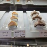 hana - ショーケース内