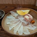 醸 はせべ - 鯛のお刺身　肝は呉産のカワハギの肝