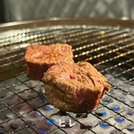 やきにくホルモン 幸心 - 赤身のコク深さ