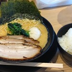 横浜家系ラーメン 龍馬家 - ライス大