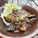 珊瑚礁 - ナスとひき肉のカレー