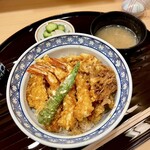 天あさ - 海老天丼 しじみの味噌汁、漬物、サラダ付き