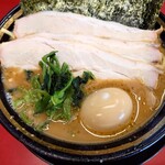 豚骨醤油ラーメン 王道家 柏店 - 