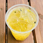 グスクロックカフェ - ドリンク写真:パッションフルーツのソーダ