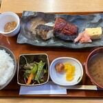 焼魚専門 太市食堂 - 2種類焼き魚定食