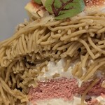 MISO - 中も可愛くて味わい深い
      塩メレンゲも
      フランボワーズと赤ワインのムースも
      めっちゃ合って美味しいぃ〜