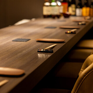 大切な接待や記念日などに適した空間でお食事をお楽しみください