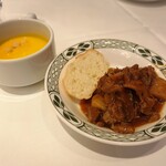 ロウリーズ・ザ・プライムリブ 大阪 - ビーフシチューとかぼちゃスープ