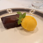 327437668 - ドルチェ
                        ボネ