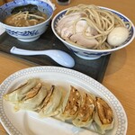 次念序 - 特製つけめん(特盛)＋ぎょうざ6個
