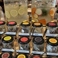 やさいの王様 用賀店 - ドリンクバーのオーガニックフレーバーティー
