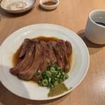 釜喜利うどん - レア牛タン