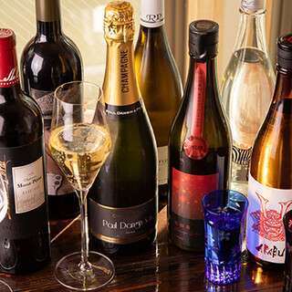 料理との相性を考慮して厳選した四季折々のワインや日本酒