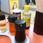 大楽亭 - 卓上調味料