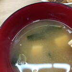 だるまの天ぷら定食 - 味噌汁休憩。
      味は普通w