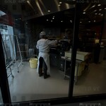 バウムクーヘン工房 はちや - バームクーヘン作成中