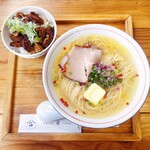 中華そば 肴 yamago - じゃが塩バターラーメン+炭火焼き親鶏飯