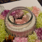 プレスキル - 大きなガラス瓶に入っているのはマシュマロ。