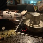 銀座 塒 - オリジナル天然炭酸水でさらに美味しく贅沢にしゃぶしゃぶを味わえます。