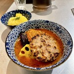 SAKURA BROWN - アメリカンソーセージとハッシュドポテトのカリー