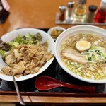 十八番 - ラーメン・カルビ丼(1,200円)