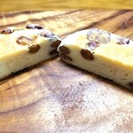 天然酵母パン こ･ん･ぱ･す - 豆ぱん断面